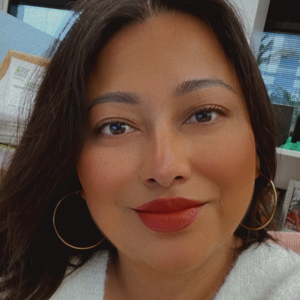 Meet your Posher, Claudia